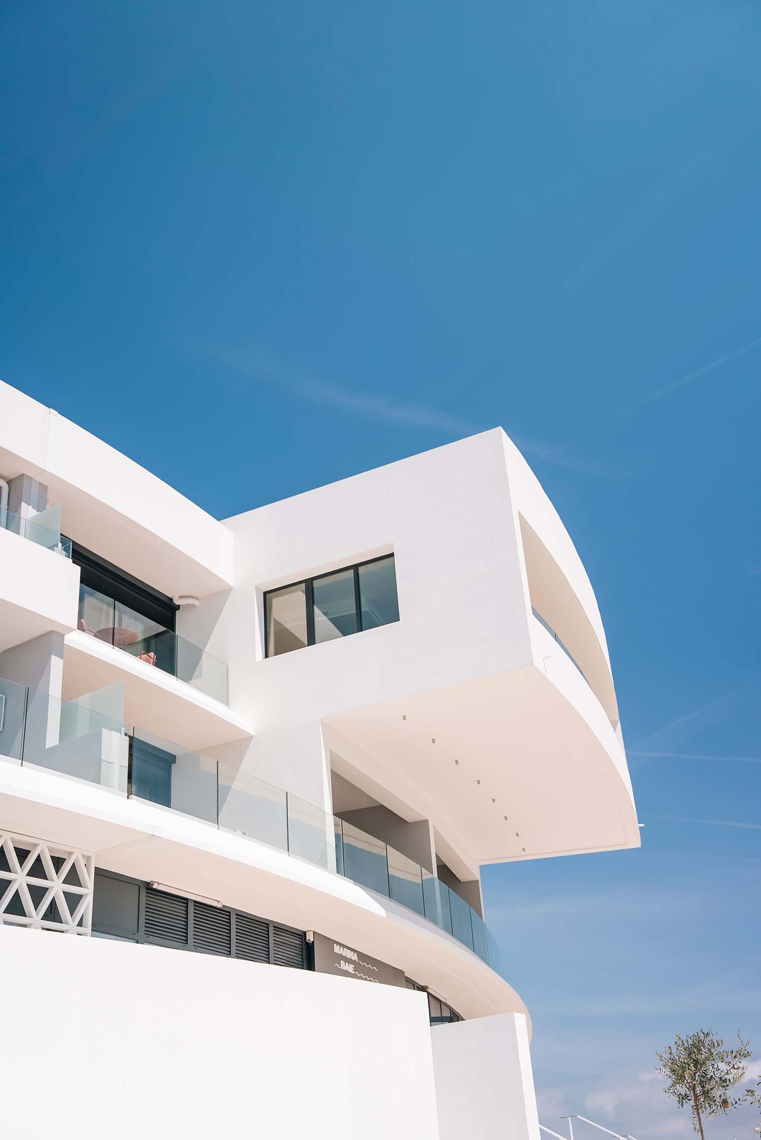 A RIVIERA OBSERVATORY WHERE THE HORIZON TAKES OVER 4